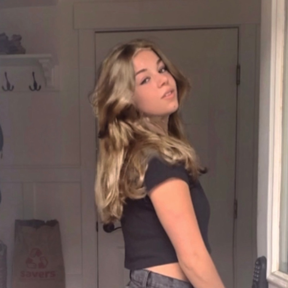Meet your Posher, Ava